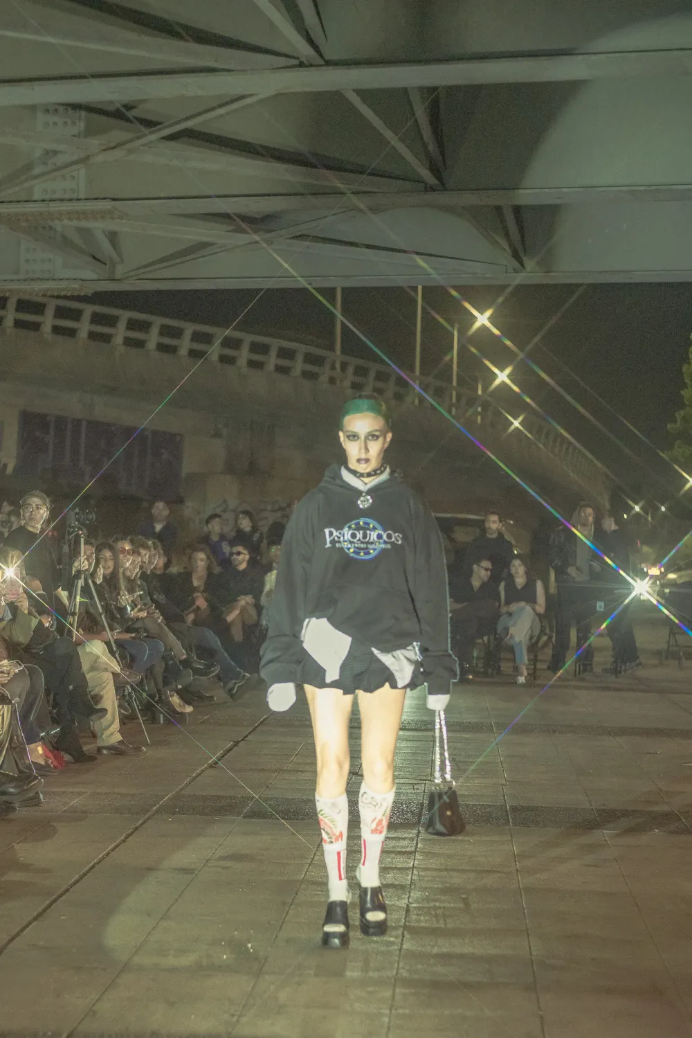 Black Hoodie Psíquicos